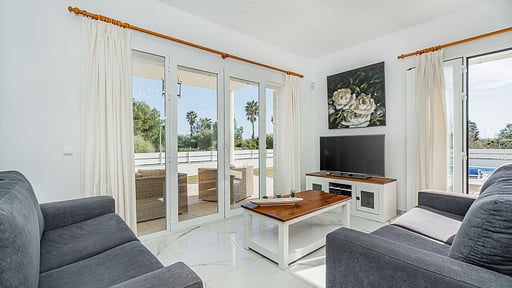Villa Quiros 2 Living room