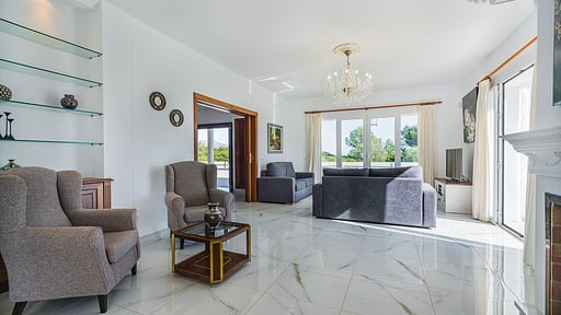 Villa Quiros 2 Living room