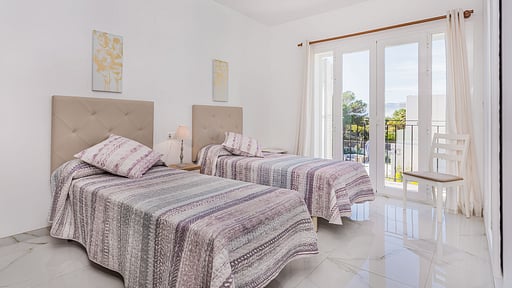 Villa Quiros 2 Bedroom 6