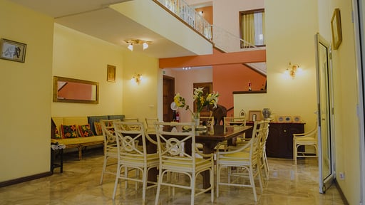 Villa Radani Essecke 1