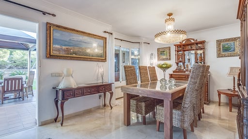 Villa Ran De Mar Обеденная зона