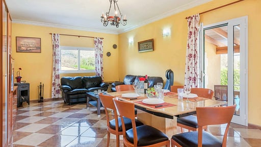 Villa Raquel Обеденная зона