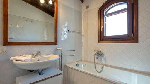 Villa Regina Bedroom 1