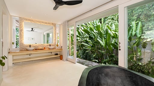 Villa Reina Bedroom 1