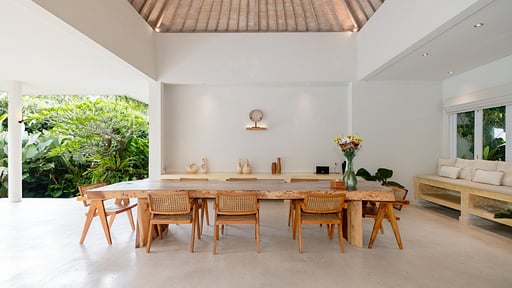 Villa Reina Dining area