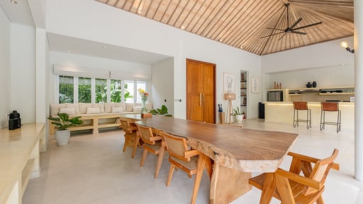 Villa Reina Dining area