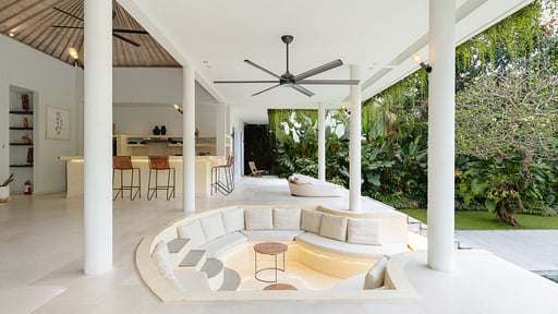 Villa Reina Living room