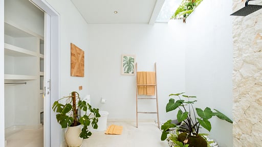 Villa Reina Bedroom 2