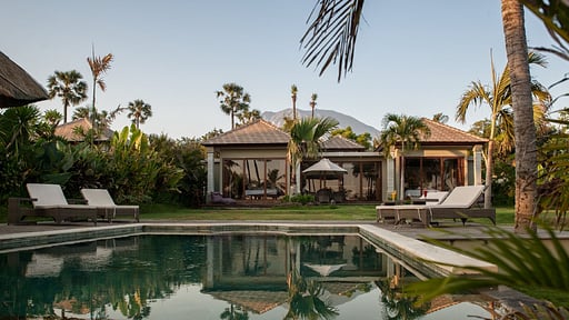 Relax Bali Residence Swimming pool