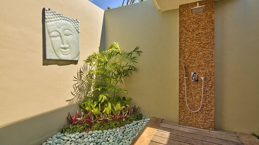 Relax Bali Residence Bedroom 1