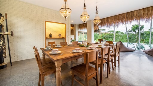 Villa Ressource Dining area
