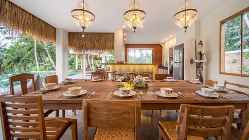 Villa Ressource Dining area
