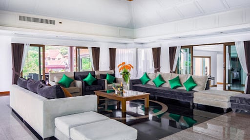 Reuan Thai Villa Living room