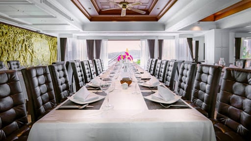 Reuan Thai Villa Dining area