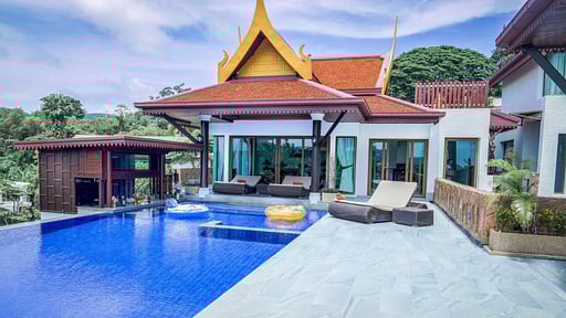 Reuan Thai Villa Swimming pool