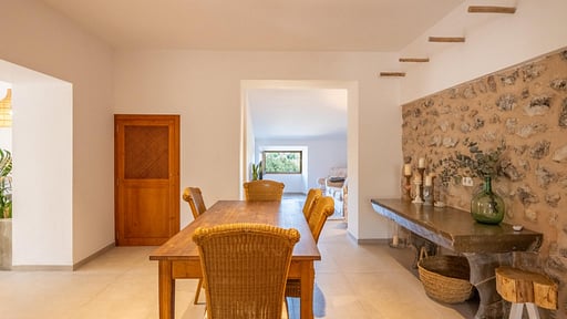 Villa Revalia Обеденная зона