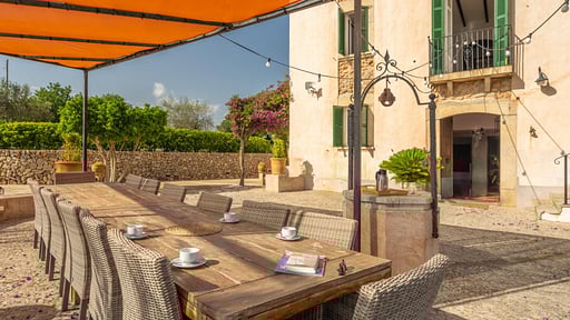 Villa Revalia Обеденная зона 2