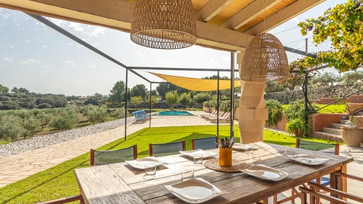 Villa Revalia Обеденная зона 1