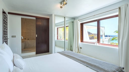 Villa Rica Bedroom 4