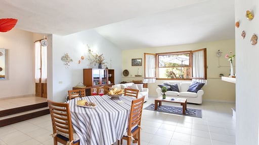 Villa Riva Mare Dining area