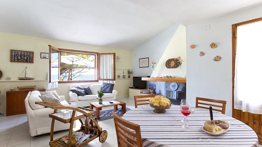 Villa Riva Mare Dining area