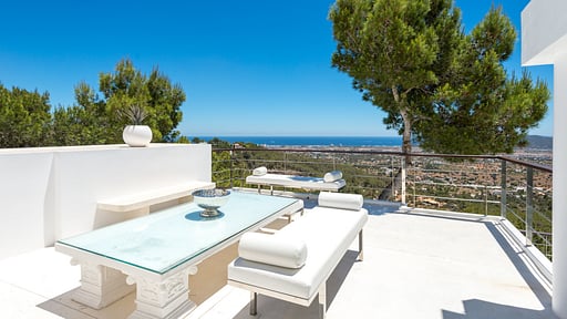 Villa Roca Dining area