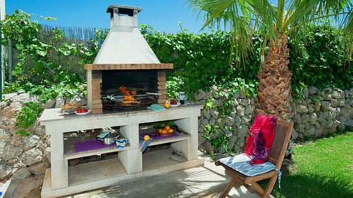 Villa Roina BBQ equipment