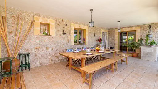 Villa Roma Nou Обеденная зона