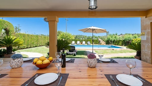 Villa Roma Nou Обеденная зона