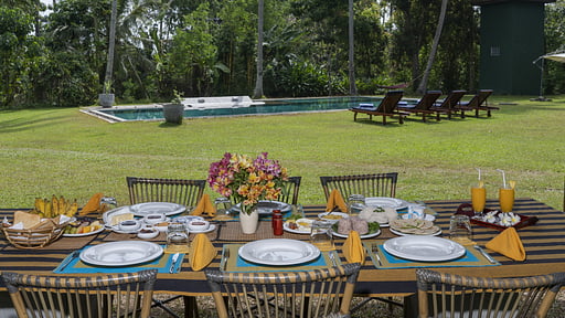 Villa Ronnaduwa Dining area
