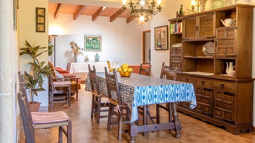 Villa Rose Camee Dining area