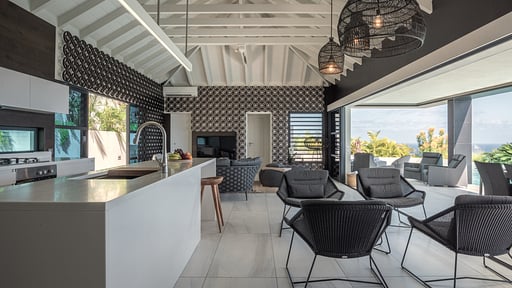 Villa Rose Dog Kitchen