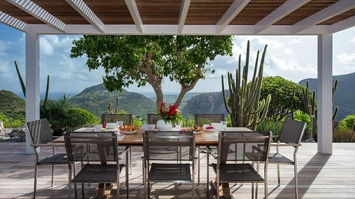 Villa Rose Dining area