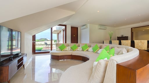 Villa Rose Media room