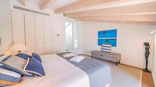 Villa Roser Vell Bedroom 1