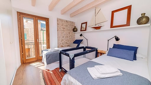 Villa Roser Vell Bedroom 2