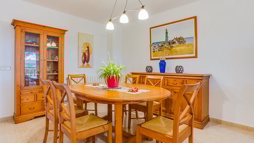 Villa Roser Dining area