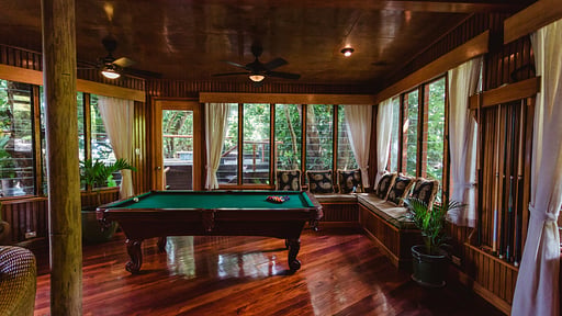 Villa Rosie Billiard