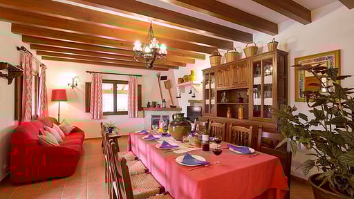 Villa Rosso Corsa Dining area