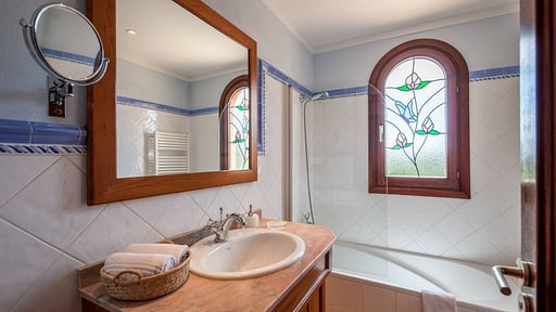 Villa Rostoya Bedroom 1