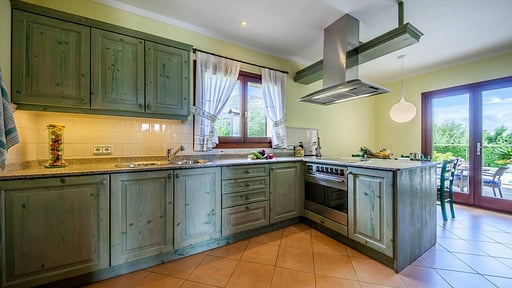 Villa Rostoya Kitchen