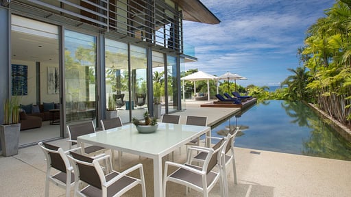 Villa Roxo Dining area