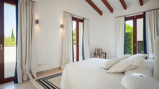 Villa Ruby Golf Bedroom 1