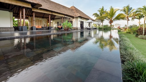 Villa Rumah Lotus Swimming pool