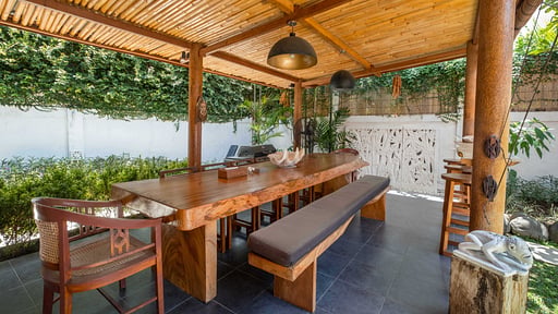 Villa Rumah Madu Dining area
