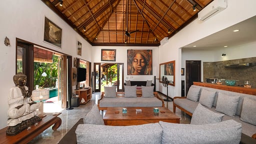 Villa Rumah Madu Living room