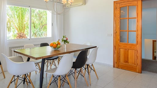 Villa Sa Rota Family Friendly Dining area