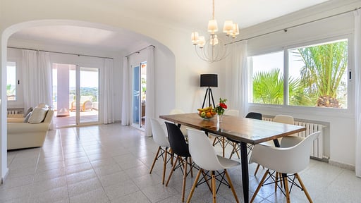 Villa Sa Rota Family Friendly Dining area