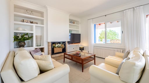 Villa Sa Rota Family Friendly Living room