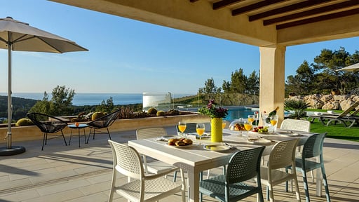 Villa Sa Rota San Antonio Dining area